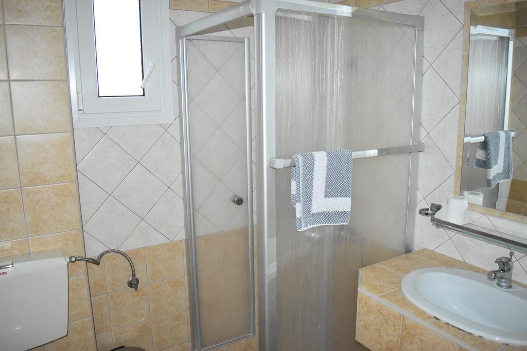 Pension Konstantinoupolis Bed & Breakfast Asprovalta Exterior photo