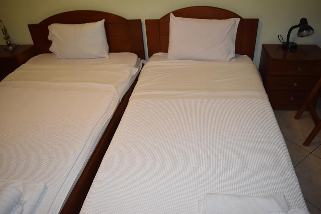 Pension Konstantinoupolis Bed & Breakfast Asprovalta Exterior photo