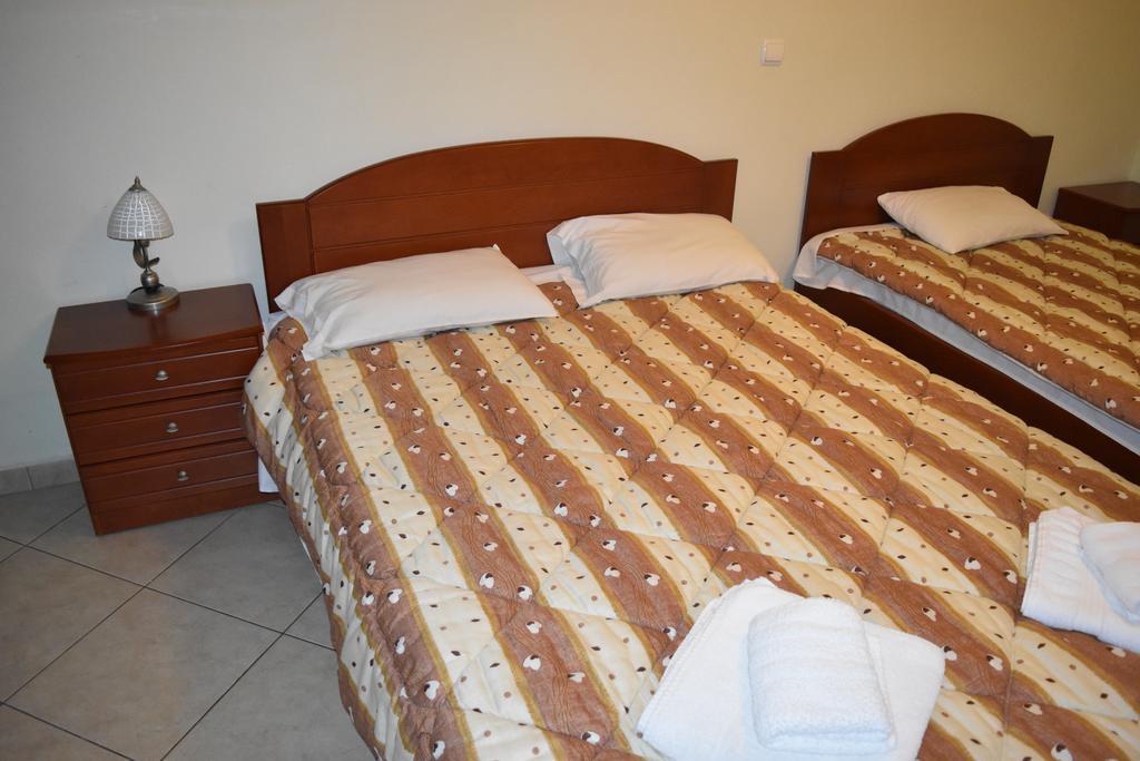 Pension Konstantinoupolis Bed & Breakfast Asprovalta Exterior photo