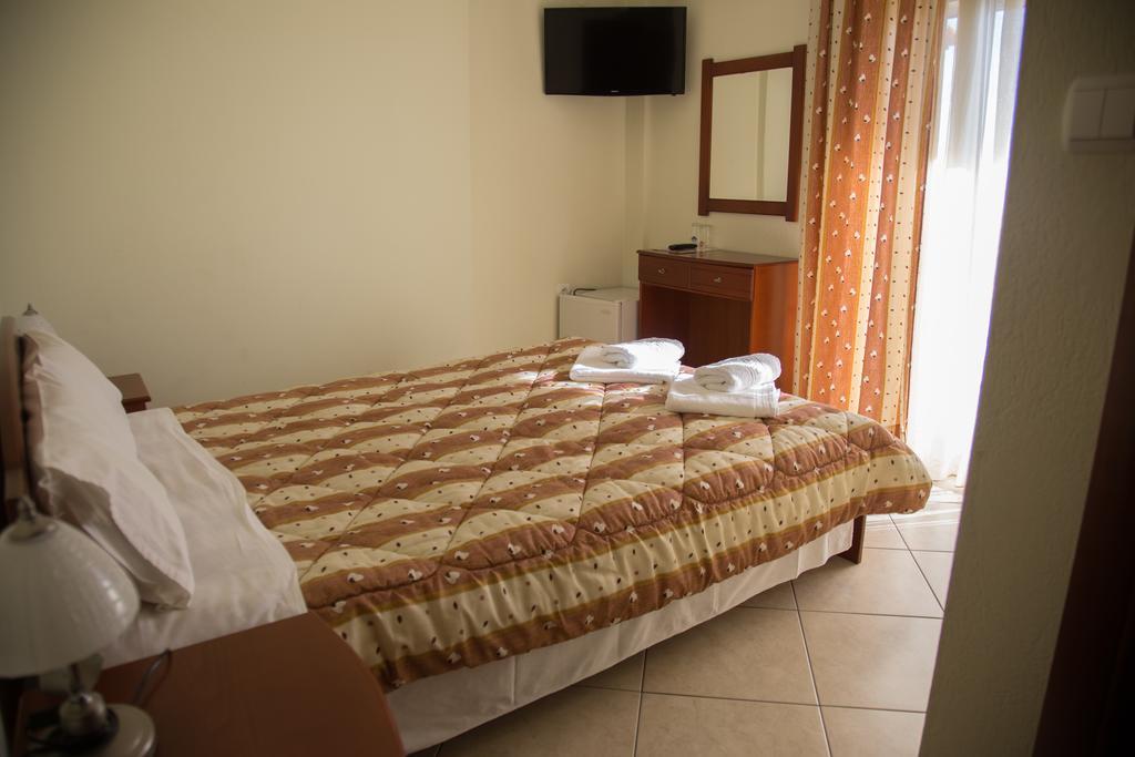 Pension Konstantinoupolis Bed & Breakfast Asprovalta Exterior photo