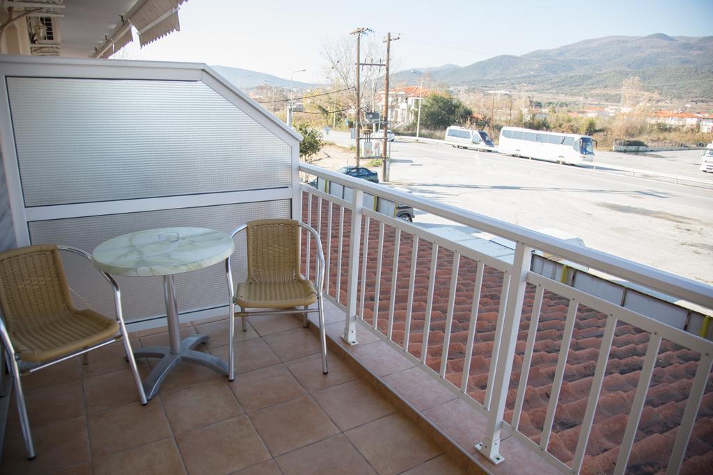 Pension Konstantinoupolis Bed & Breakfast Asprovalta Exterior photo