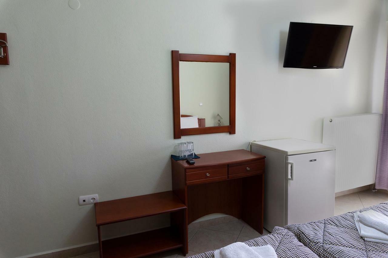 Pension Konstantinoupolis Bed & Breakfast Asprovalta Exterior photo