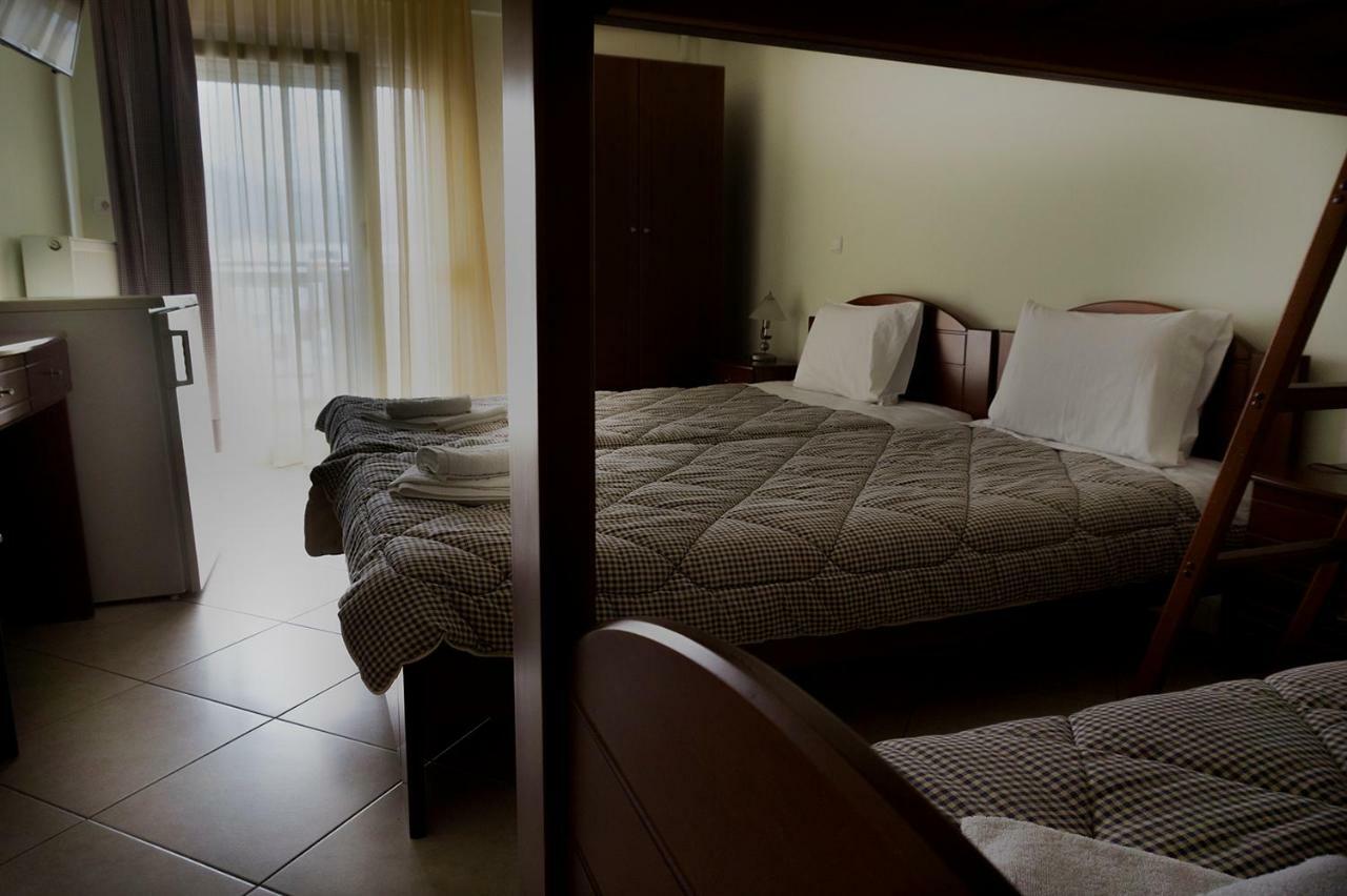 Pension Konstantinoupolis Bed & Breakfast Asprovalta Exterior photo
