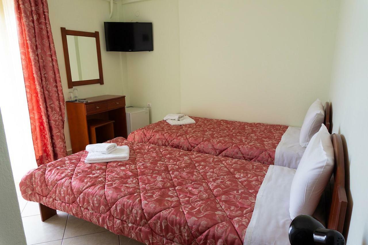Pension Konstantinoupolis Bed & Breakfast Asprovalta Exterior photo